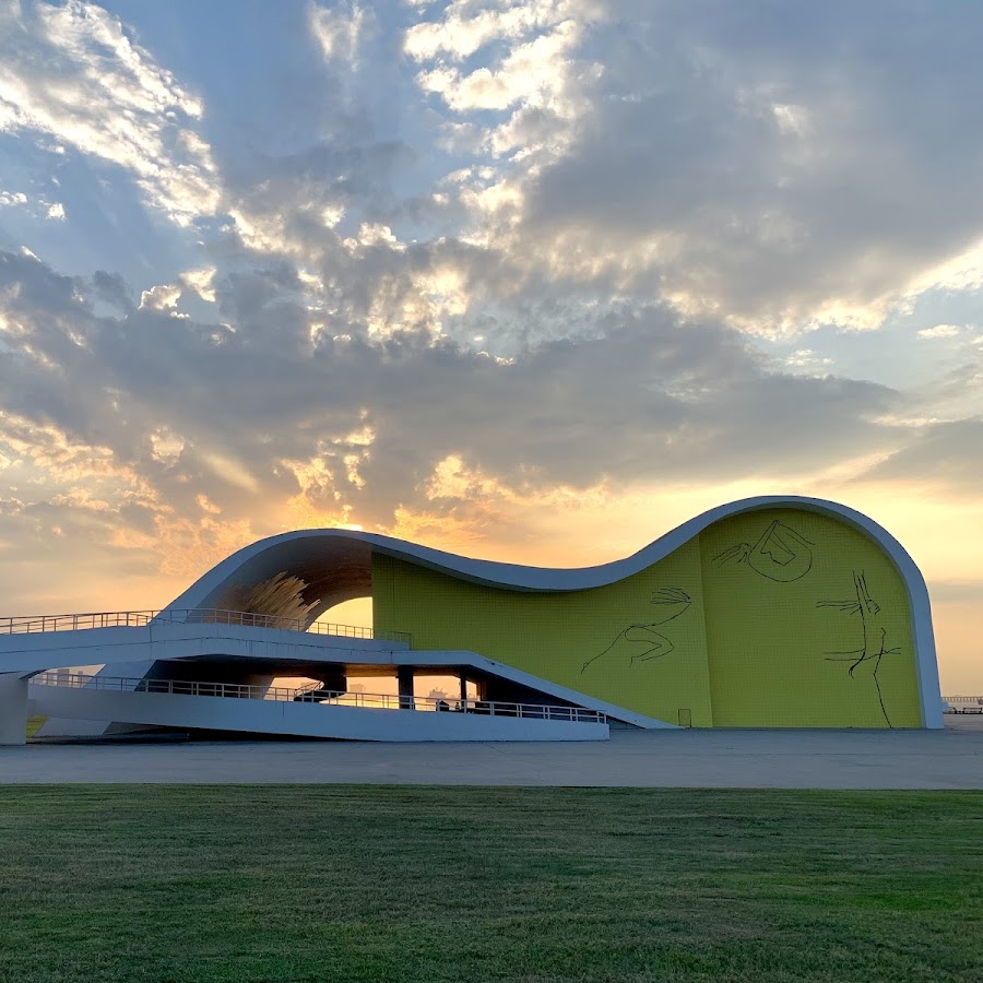 Estacionamento Caminho Niemeyer – Niterói