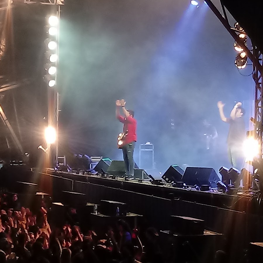 Em frente ao Grande Hotel Tauá Termas