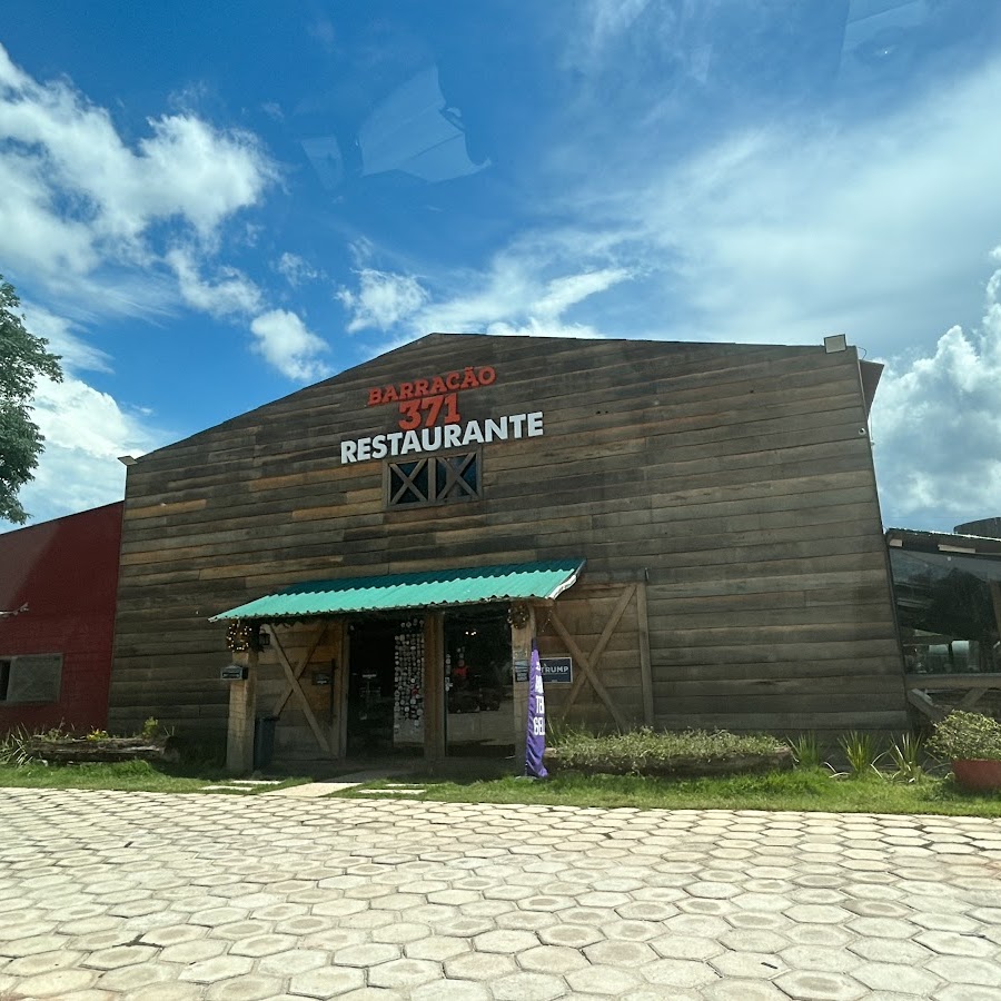 Barracão 371