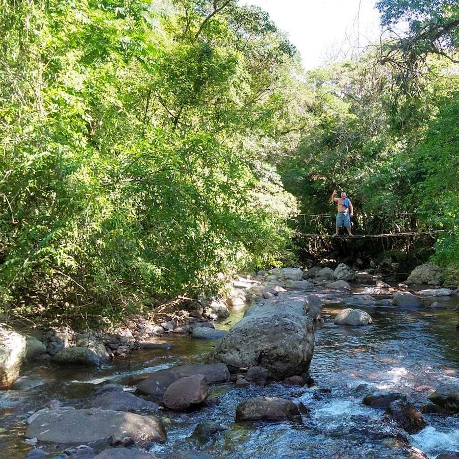 Camping e Mercado do Nei