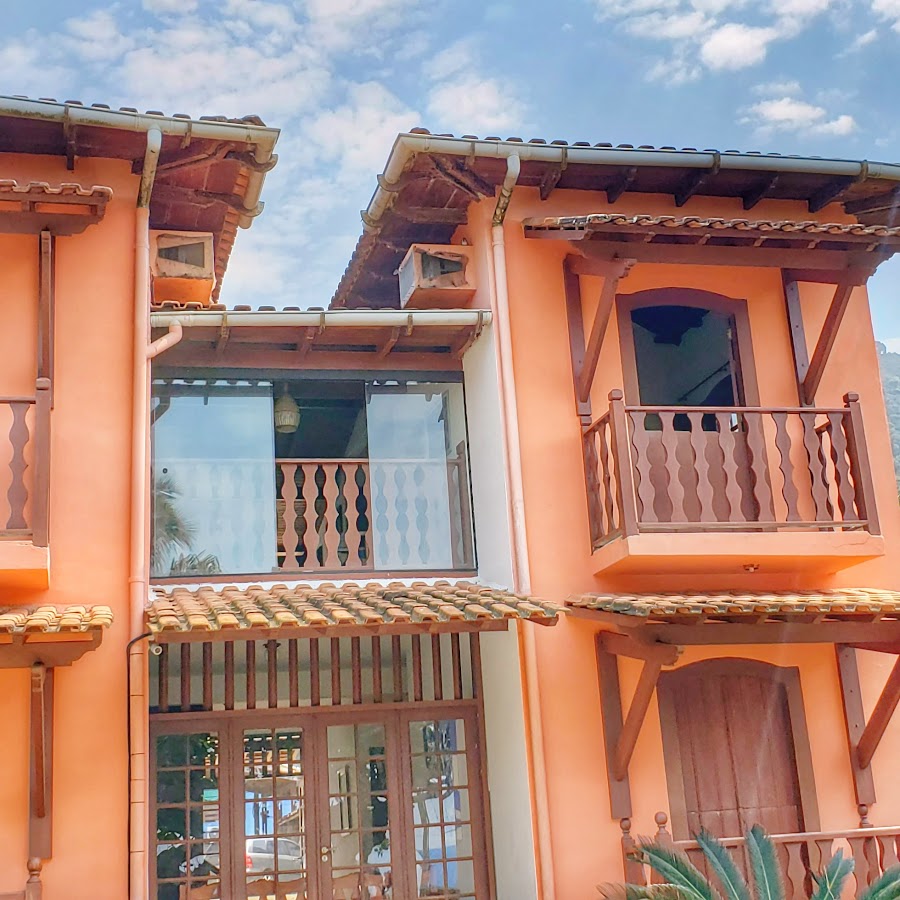 Camping e Pousada a Muralha