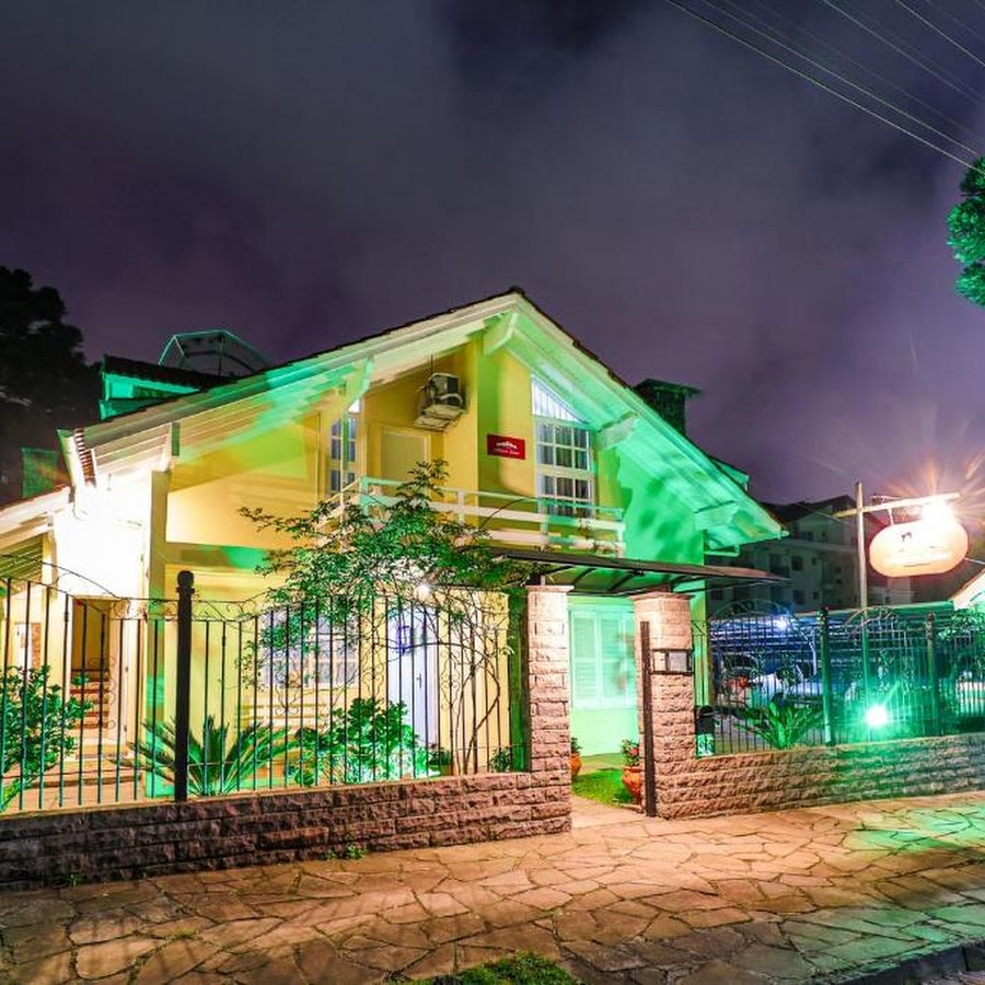 Hotel y Camping Maison Suisse