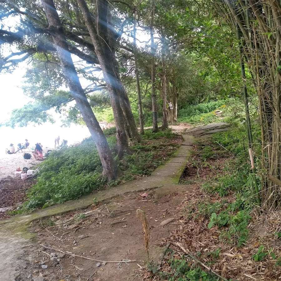 Início da trilha até a praia do forte