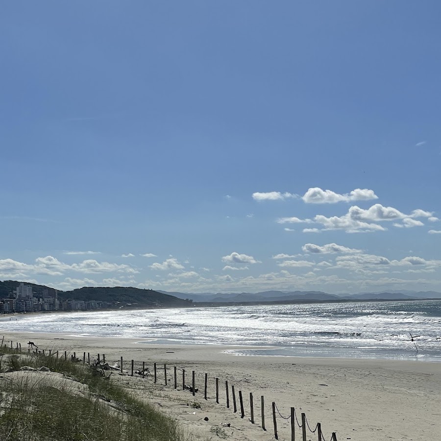 Laguna em frente aos salva-vidas