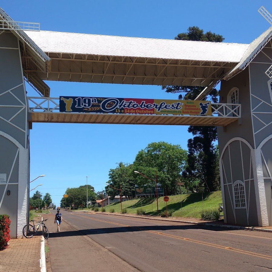 Local coberto em Pato Bragado