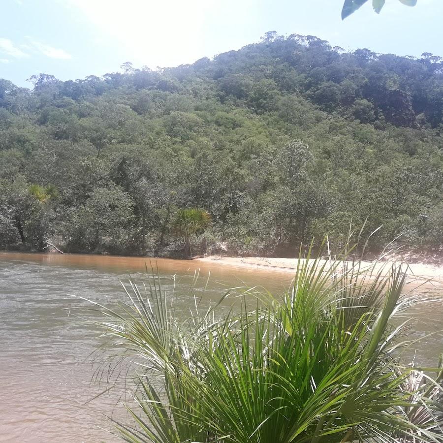 Lugar calmo sob a ponte