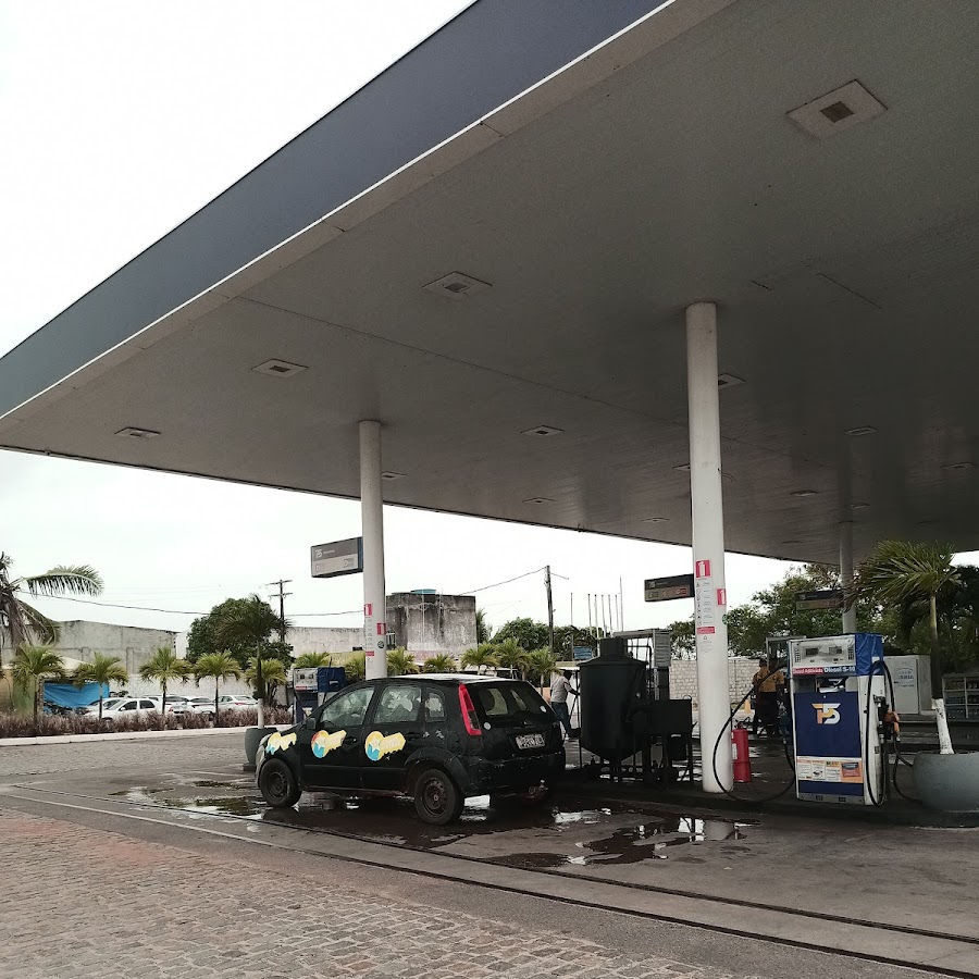 Posto Kona (posto de gasolina 24h)