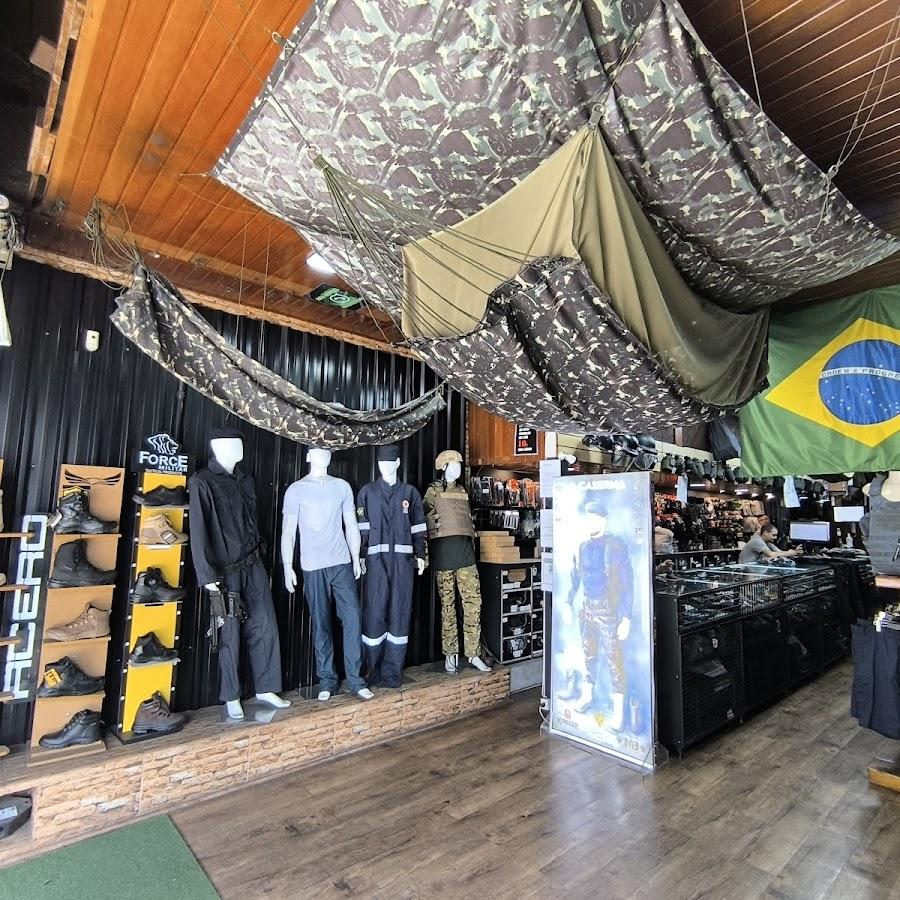 Praça em frente ao museu de armas