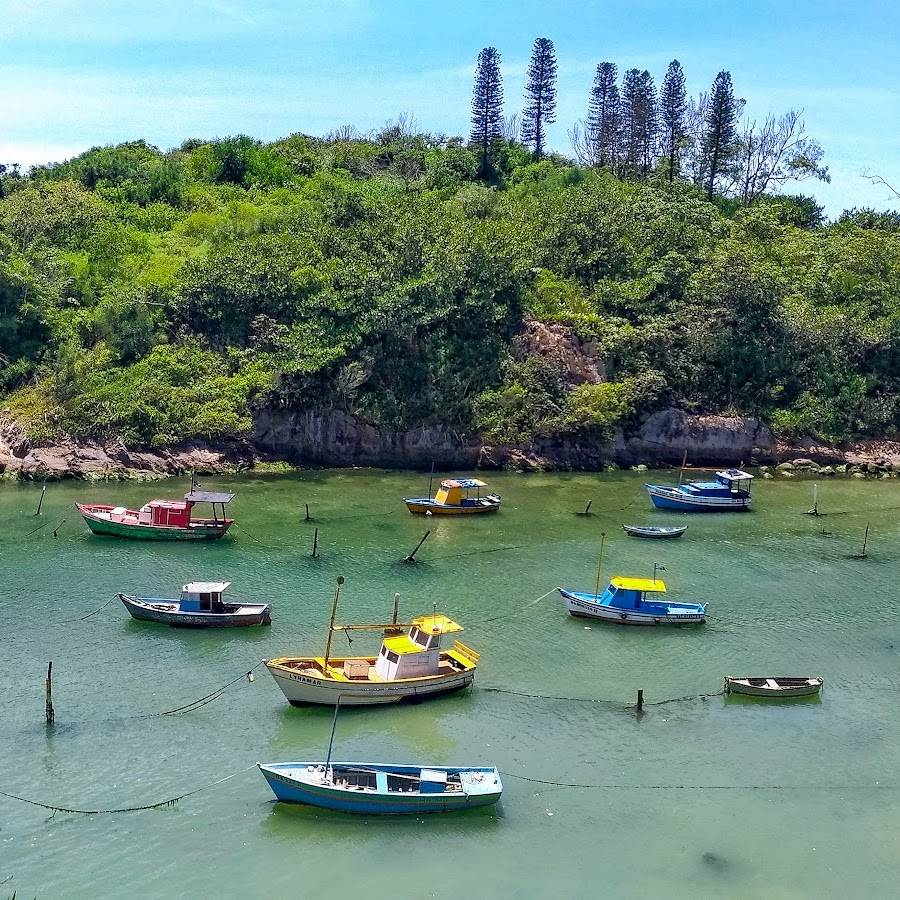 Frente da pequena praia