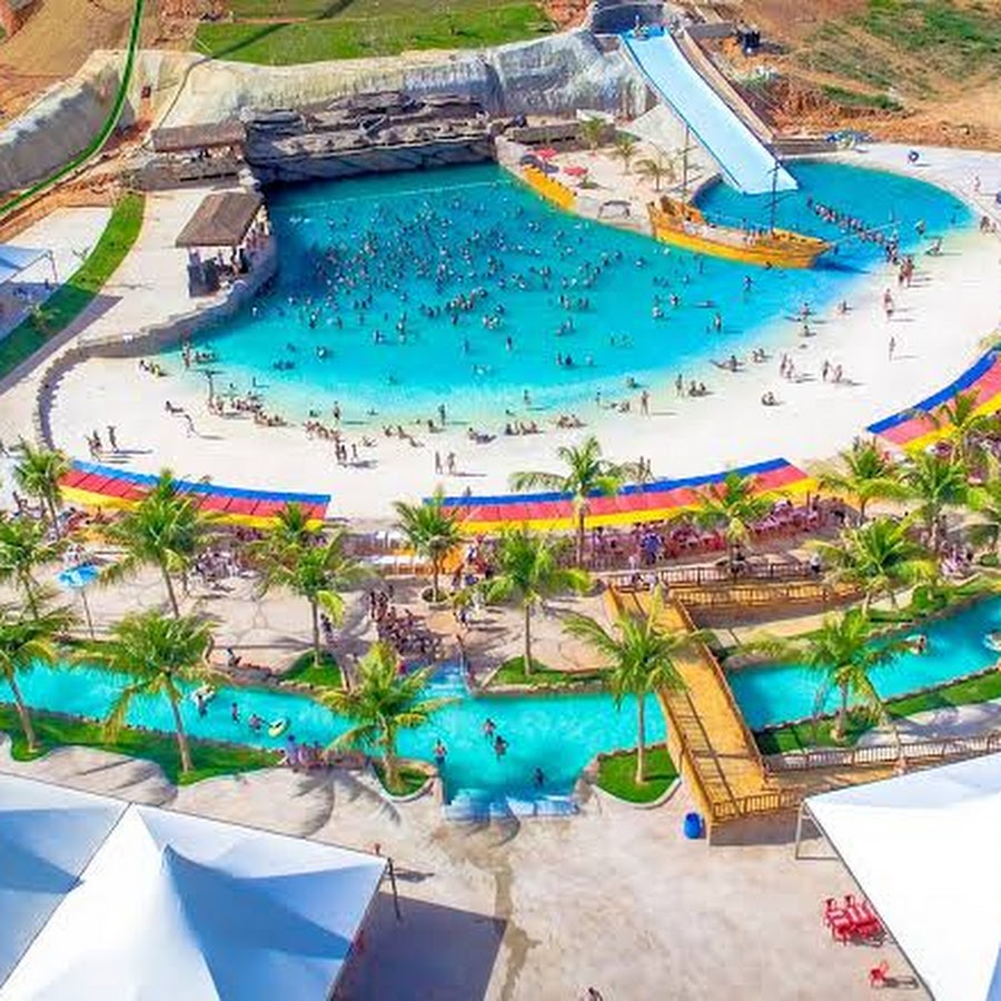 Próximo à entrada do parque