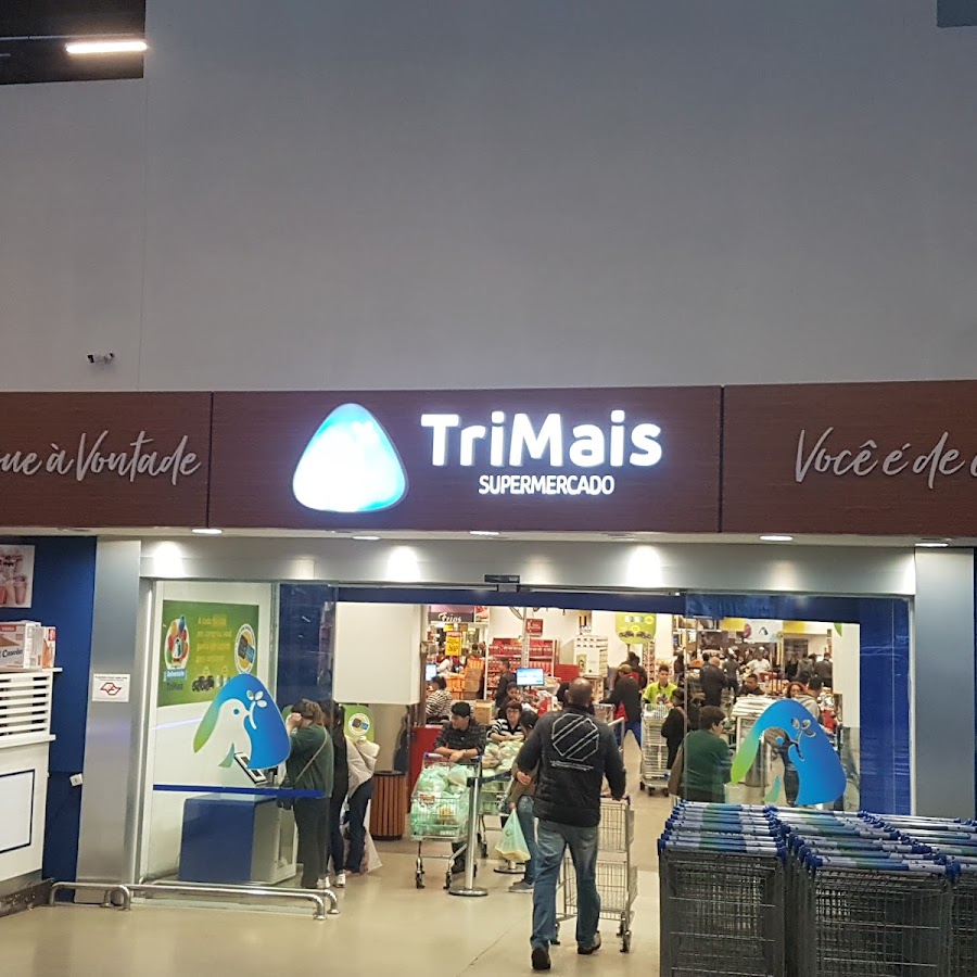 Supermercado vendendo água