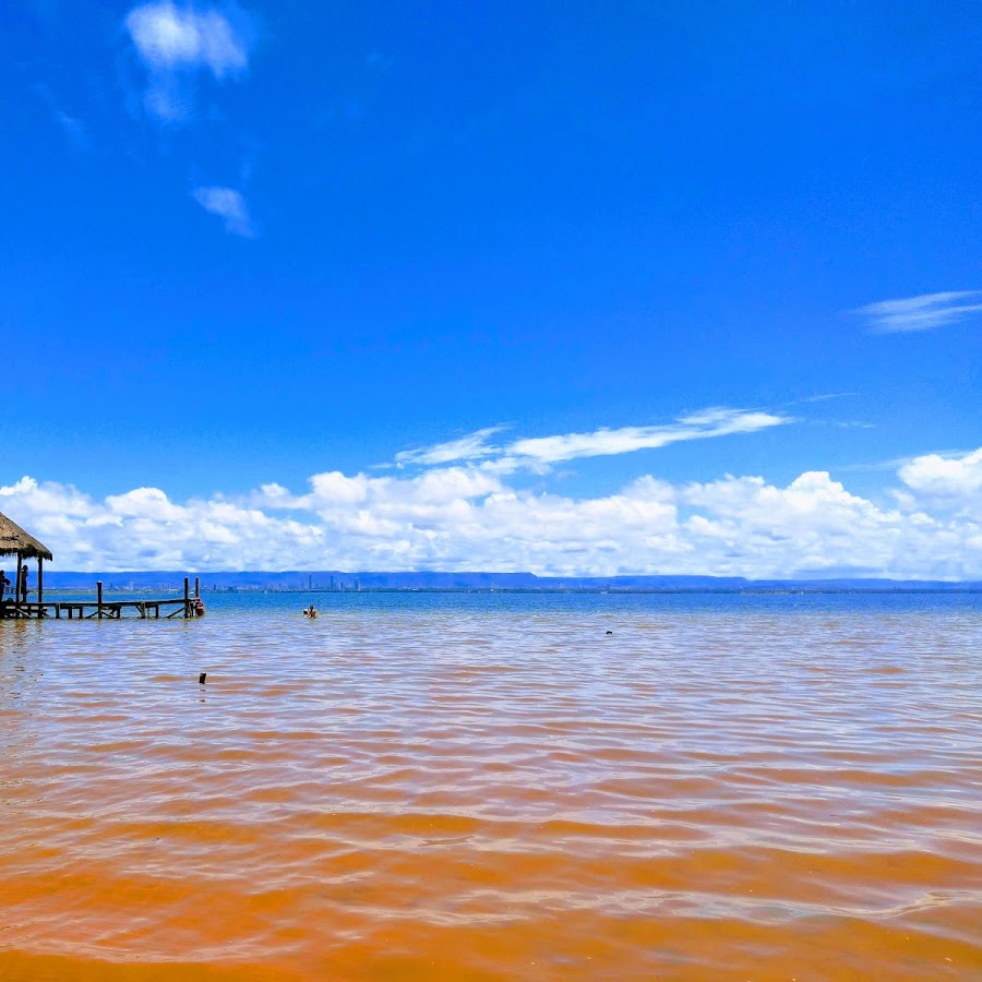 Terreno em frente à praia de Luzimangues