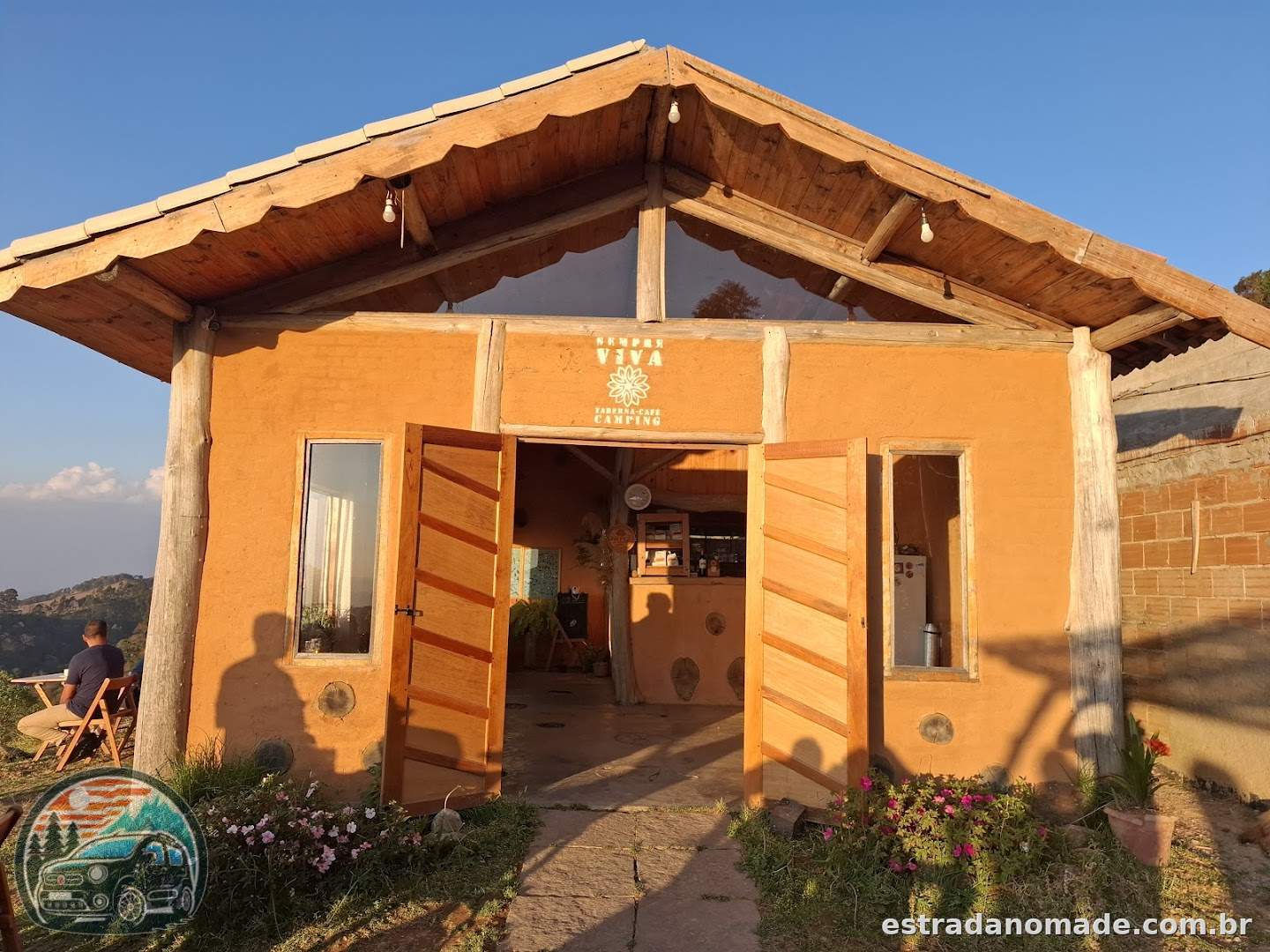 Sempre Viva. Taberna-Café-Camping