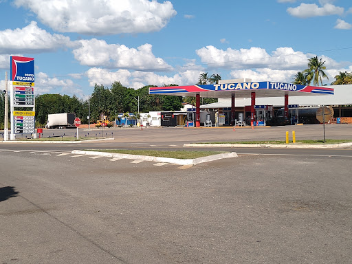 Auto Posto Tucano
