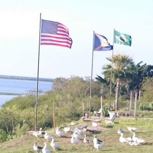 Pousada do Cachimbo / Corumba