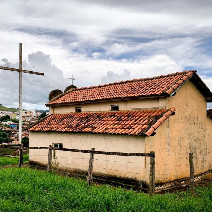 Ao Lado da Igrejinha