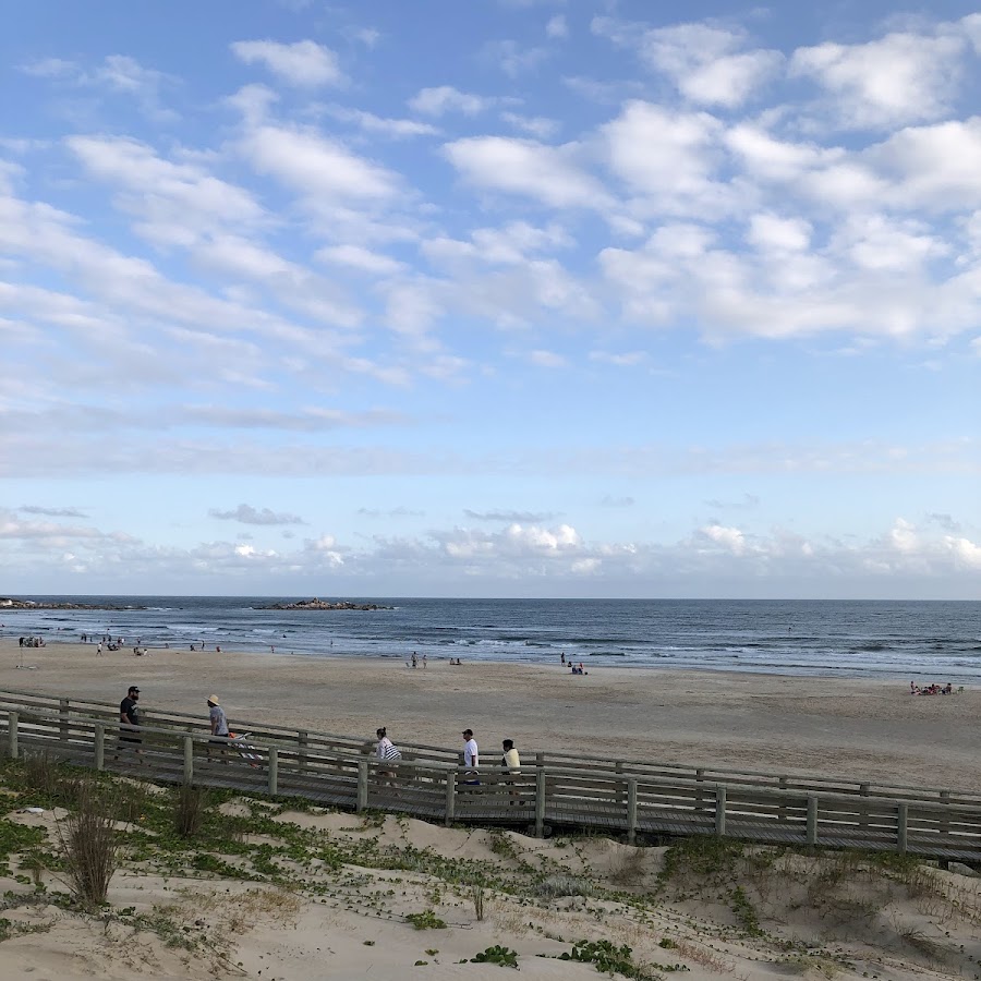 Estacionamento amplo