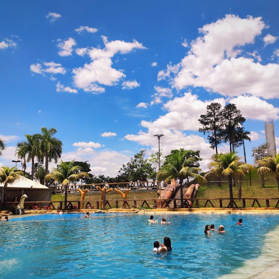 Parque Termal Hot Planet