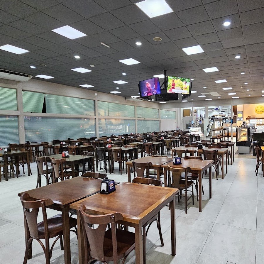 Posto 24 horas lugar para pernoite, abasteci e ganhei um banho