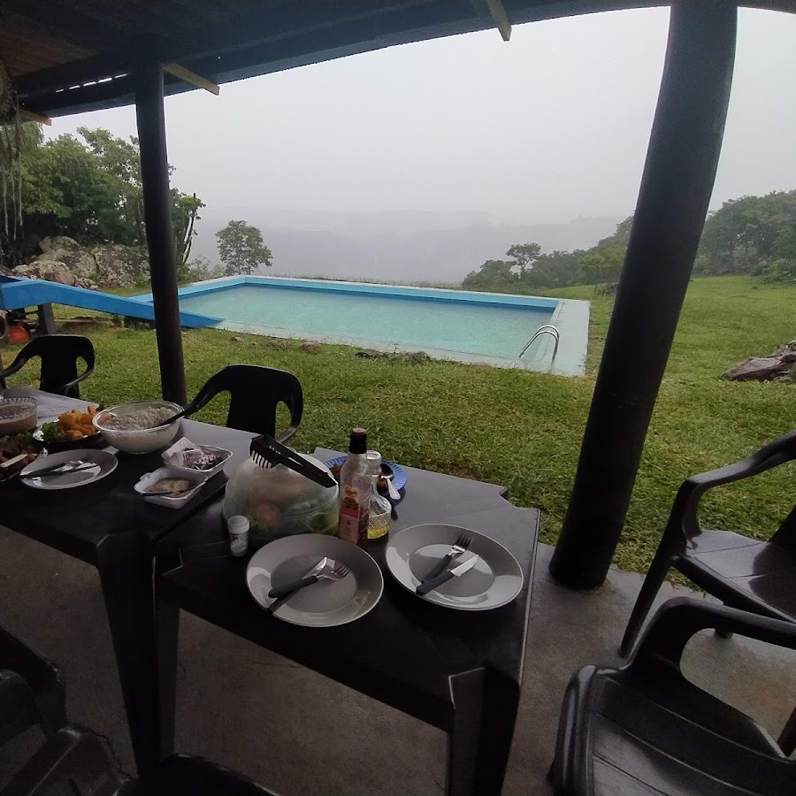 Camping Estância de Lazer Império Pura Pedra