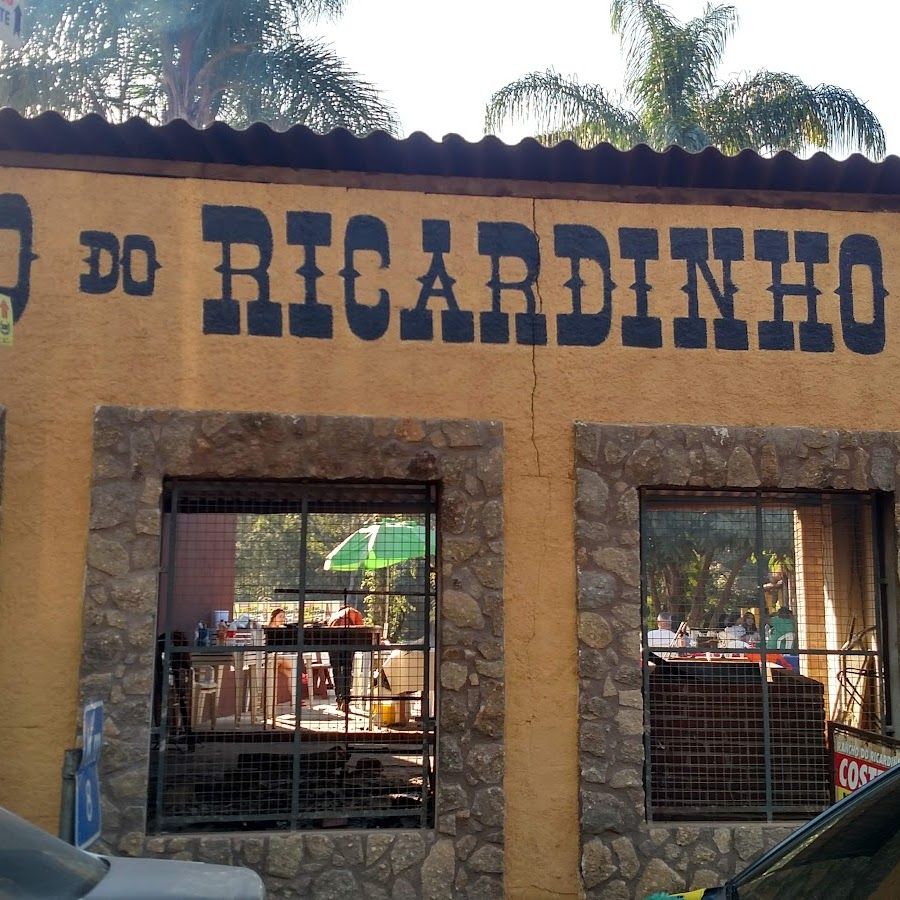 Campo aberto com vista