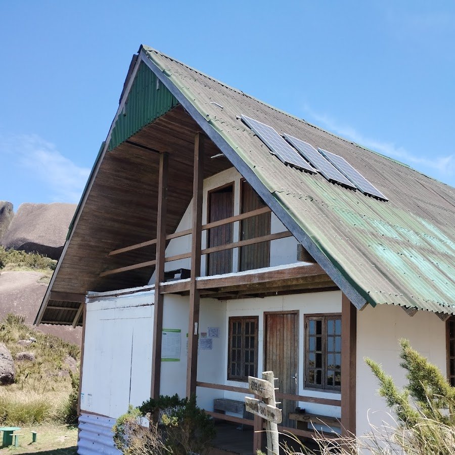 Camping - Estacionamento da Ana ( 400m do Parque Nacional Serra dos Órgãos)
