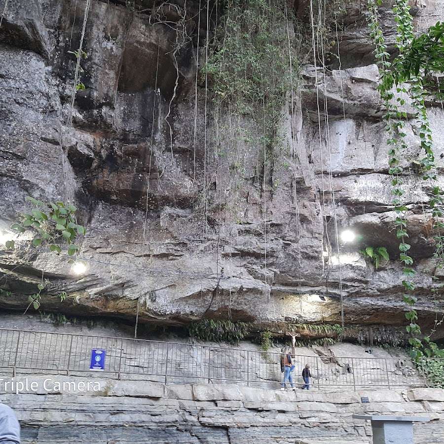 Estacionamento da gruta N. S. Lurdes