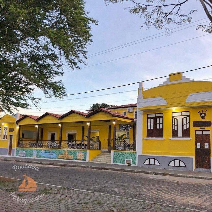 Frente à pousada Paraguaçu em São Félix