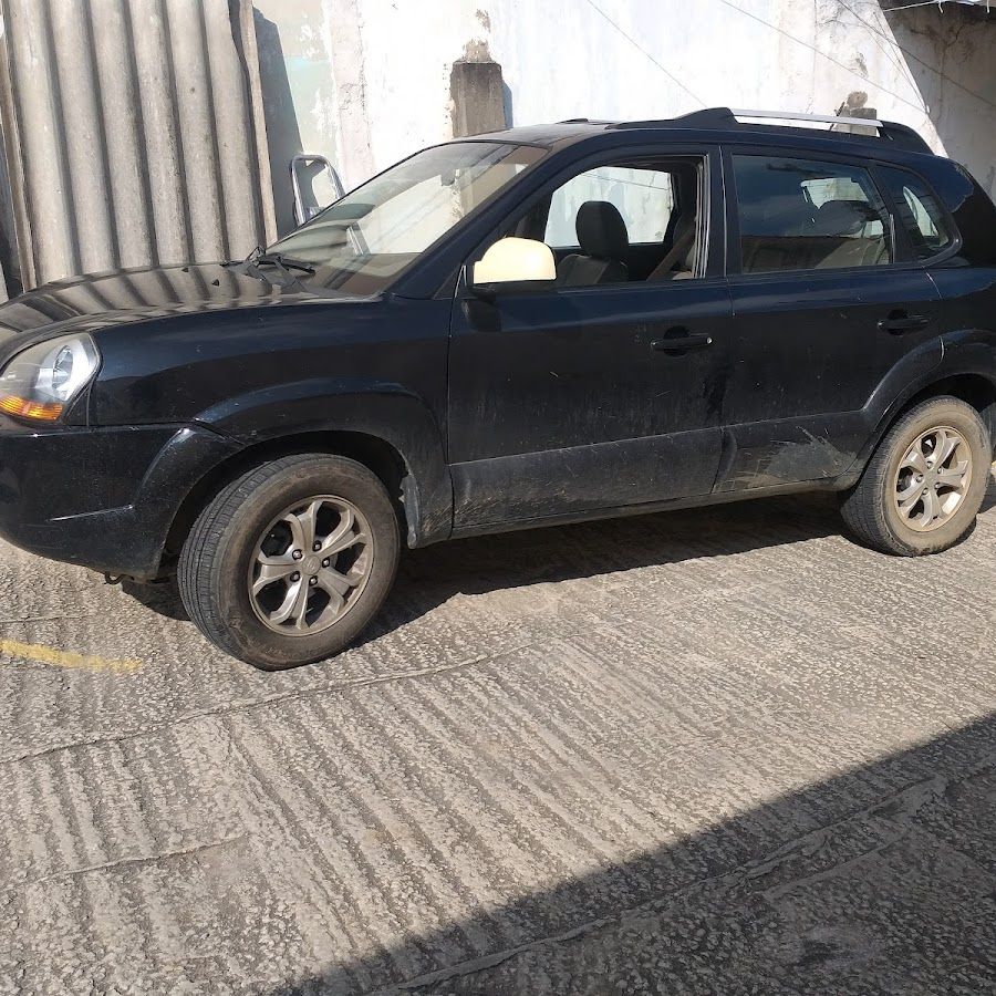 Grande estacionamento perto Quiosque Mamãezinha