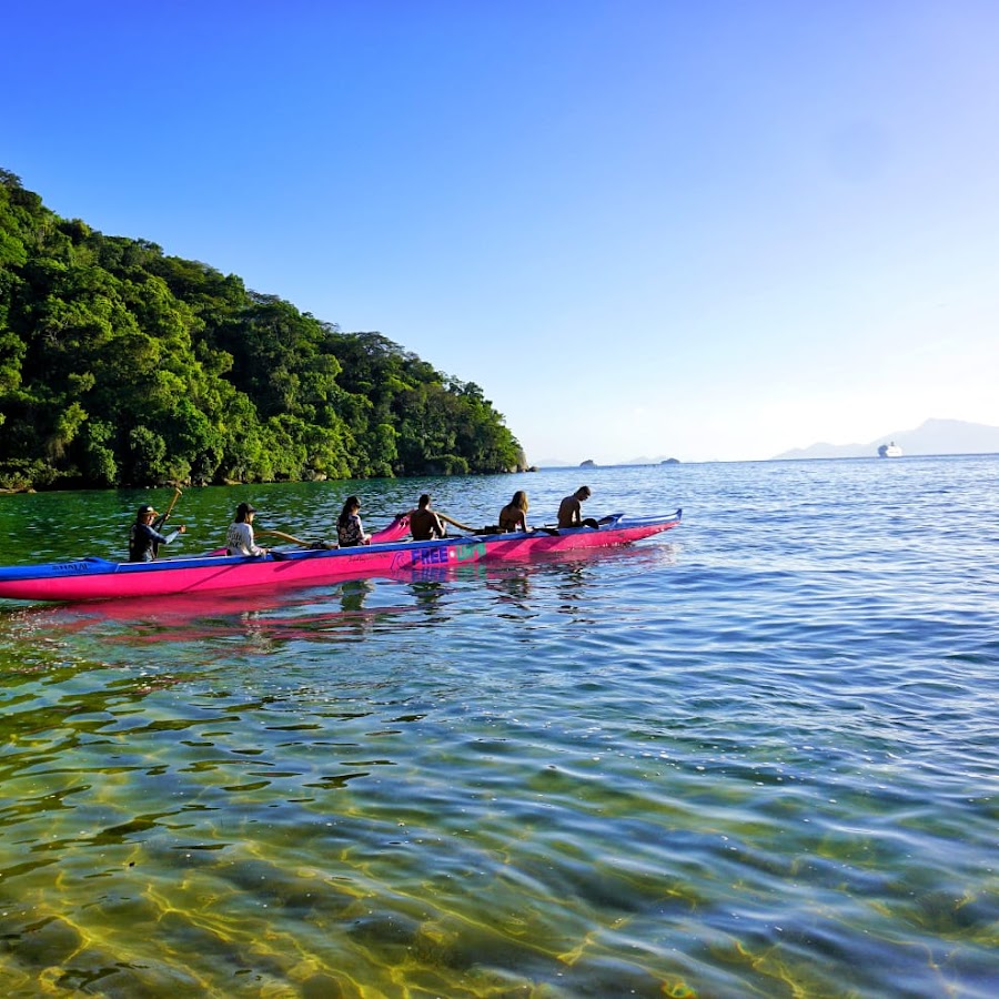Passeio de canoa com bioluminescência