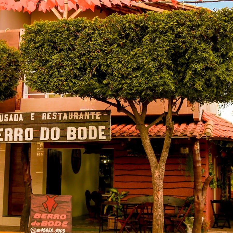 Por trás do restaurante Berro do Bode
