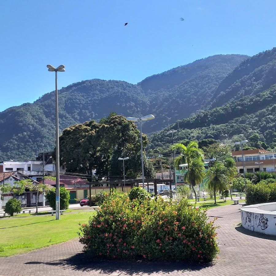 praça dos Golfinhos