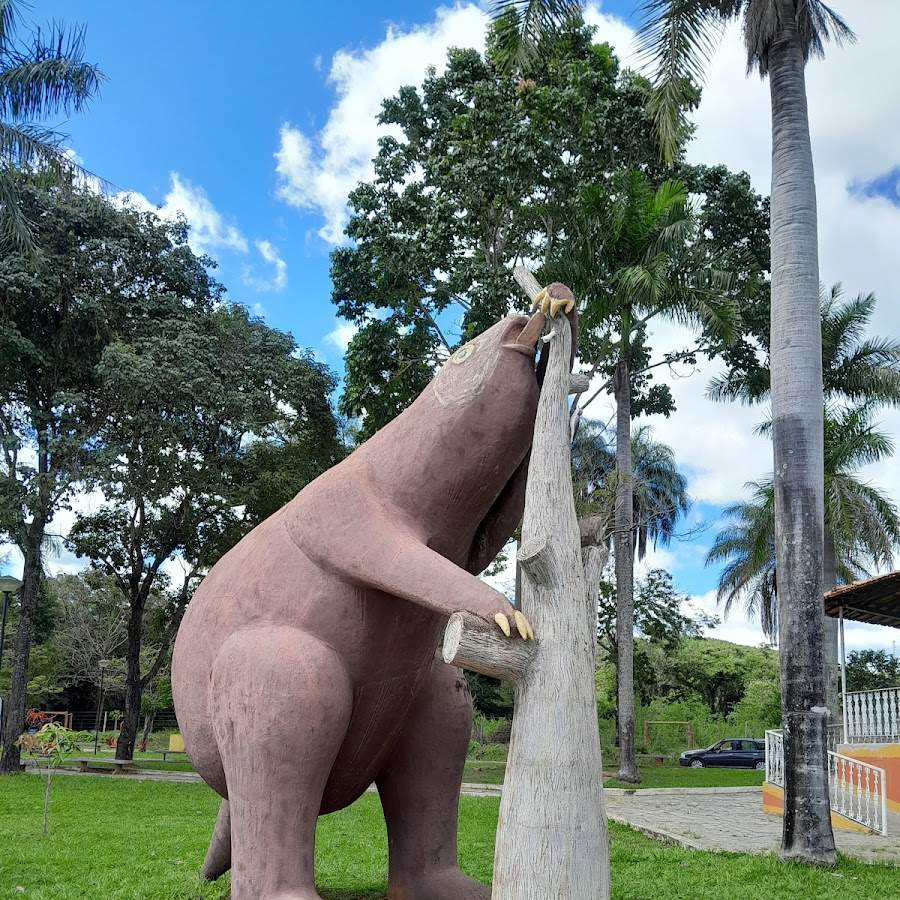 Praça do Zoológico de Pedra