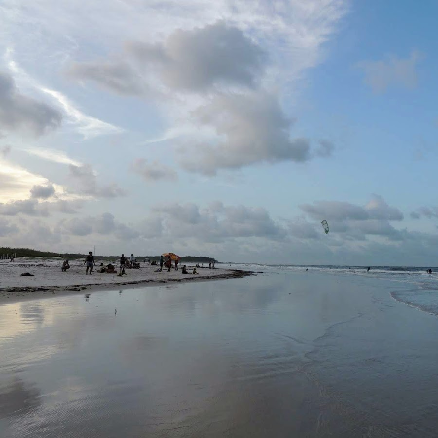Praia do Maçarico, atrás da quadra de esportes