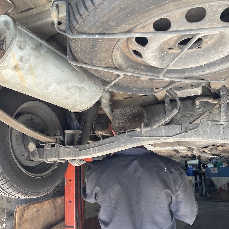 Reparo de escapamento de caminhão grande