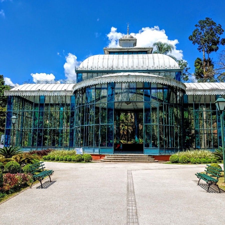 Rua ao lado do Palácio de Cristal