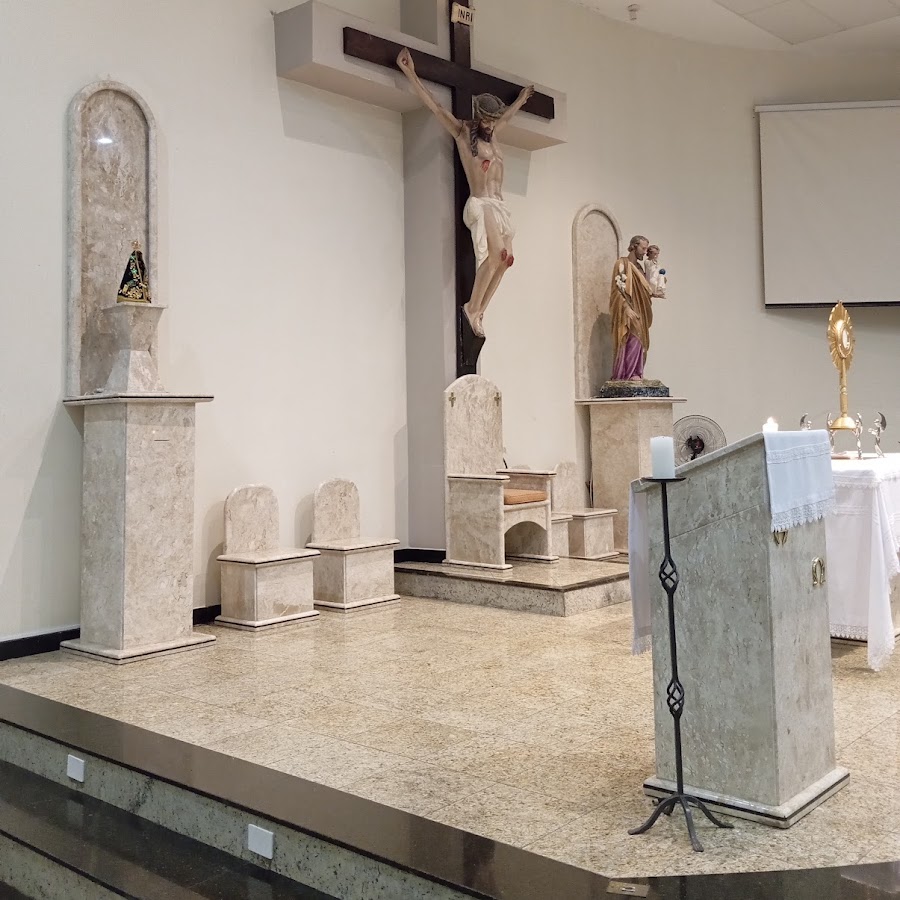 Rua perto da igreja matriz