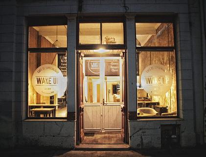 "Wake Up" Real coffee shop/Brunch