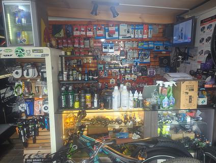 100% bike, bicycle shop