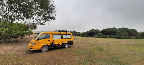 A 100m do penhasco