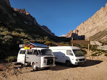 Acampamento base de escaladores 'Cajon de Arenales'