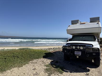 Acampamento gratuito na praia