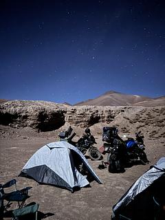 Acampamento tranquilo ao lado da Lagoa Santa -Roza
