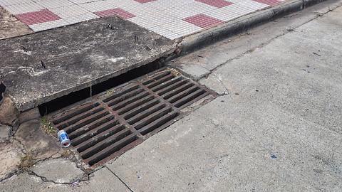 Águas cinzas da cidade