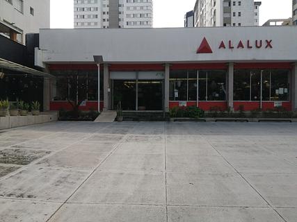 Alalux Iluminação Loja - Estacionamento