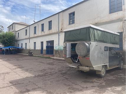 Área de Estacionamento da Estação de Trem de Tupiza