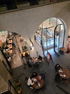 At Mercaderes 72 food court