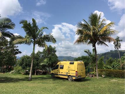 Baños Los Mangos Camp and pool