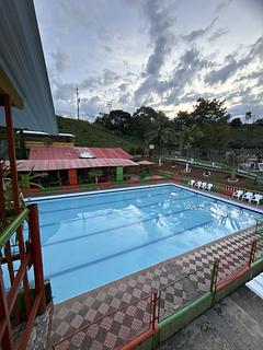 Cabines 24 horas / parque aquático