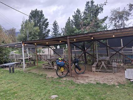Camping ao lado do mercadinho